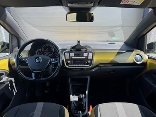 Volkswagen up! Volkswagen Up! 1.0 BMT high up! R-line/Climate/Cruise/NLauto/17inchLM/Stoelverw/Blackpack/NLAuto - afbeelding nr 7