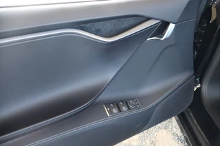 Tesla Model S Tesla Model S 75D | Geen import | Black on Black | Schuifdak | Luchtvering | A - afbeelding nr 17