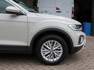 Volkswagen T-Roc Volkswagen T-Roc 1.5 TSI 150pk DSG-aut. LIFE BNS / Navi / Trekhaak afn.baar / Stoelverw. / FABRIEKS garantie - afbeelding nr 41