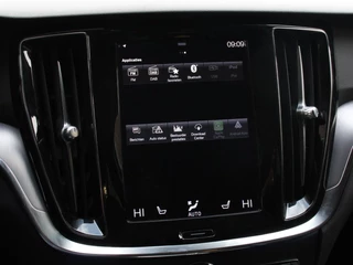 Volvo V60 Volvo V60 2.0 B3 Automaat Momentum | Navigatie | Wegklapbare Trekhaak | Climate Control | Blis | Parkeer sensoren | Cruise Control | Lichtmetalen Velgen - afbeelding nr 32