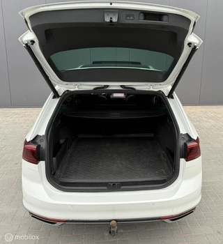 Volkswagen Passat Volkswagen Passat GTE I Pano l Dynaudio | Trekhaak - afbeelding nr 8