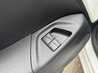 Peugeot 108 Peugeot 108 1.0 e-VTi Active Airco Lmv CarPlay Navi - afbeelding nr 17