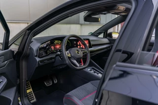 Volkswagen Golf Volkswagen Golf 2.0 TSI GTI Clubsport 45 Jahre Akra Pano DSG - afbeelding nr 22