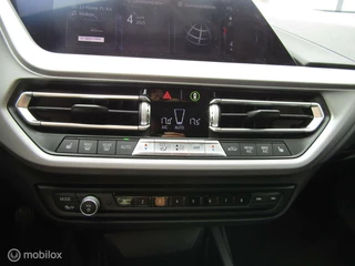 BMW 1 Serie BMW 1-serie 118i High Executive | Trekhaak - afbeelding nr 15