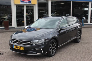 Volkswagen Passat Volkswagen Passat Variant 1.4 TSI PHEV 218pk 6-DSG GTE Business Highline | PanoramaDak | Zomer- en winterset | Carplay | - afbeelding nr 24