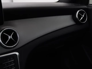 Mercedes-Benz CLA Mercedes-Benz CLA-klasse 180 Urban | Stoelverwarming | Sportstoelen |  Navigatie | Park Assist | Full LED | Half leder | Cruise control | Airco | Bluetooth - afbeelding nr 24