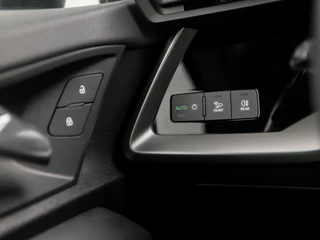 Audi A3 Automaat (APPLE CARPLAY, GROOT NAVI, CAMERA, ADAPTIVE CRUISE, SPORTSTOELEN, GETINT GLAS, MATRIX LED, NIEUWE APK, NIEUWSTAAT) - afbeelding nr 25