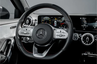 Mercedes-Benz A-Klasse Mercedes-Benz A-Klasse 250 Premium Plus AMG-Line Night Pano Burmester Ambiente - afbeelding nr 20