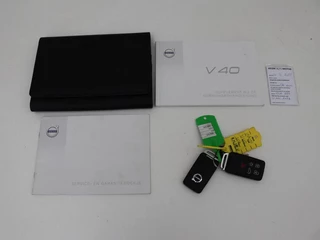 Volvo V40 Volvo V40 2.0 T2 Nordic+ | Stoelverwarming | Trekhaak |  Standkachel | Navigatie | Full LED | Verwarmde voorruit | Bluetooth | Climate control - afbeelding nr 18
