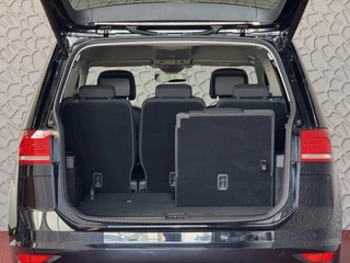 Volkswagen Touran Volkswagen Touran 1.5 TSI 150PK 7P CARPLAY NAVI CAMERA LED ELEK.KLEP VIR.COCKPIT DODE.HOEK DET. STOELVERW KEYLESS 7P 7PERS 10/2024 
