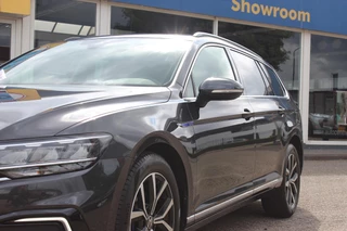 Volkswagen Passat Volkswagen Passat Variant 1.4 TSI PHEV 218pk 6-DSG GTE Business Highline | PanoramaDak | Zomer- en winterset | Carplay | - afbeelding nr 31