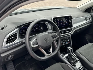 Volkswagen T-Roc Volkswagen T-Roc 1.5 TSI 150pk DSG Style | Acc | Lane | Camera - afbeelding nr 26