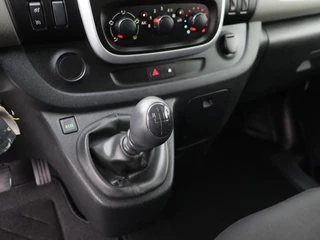 Renault Trafic Renault Trafic 1.6DCi 115PK Imperiaal | Trekhaak | Navigatie | Airco | Cruise | 3-Persoons - afbeelding nr 16