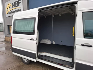 Volkswagen Crafter Volkswagen Crafter 35 2.0 TDI L3H3 Trendline AIRCO / CRUISE CONTROLE / CAMERA / EURO 6 / L2H2 - afbeelding nr 16