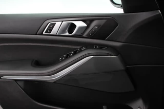 BMW X5 BMW X5 xDrive45e Hybrid 394pk Executive Shadow line | DEMO! | Leder Schuif-Panorama dak Navigatie Trekhaak Camera 360 20