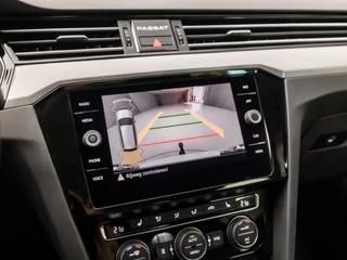 Volkswagen Passat Volkswagen Passat Variant 1.4 TSI PHEV GTE Business 218Pk Automaat (DRAADLOOS APPLE CARPLAY, GROOT NAVI, CLIMATE, LEDER/ALCANTARA, TREKHAAK, STOELVERWARMING, CAMERA, ADAPTIVE CRUISE, KEYLESS, NIEUWSTAAT) - afbeelding nr 16