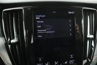 Volvo V60 Volvo V60 2.0 B3 Momentum | Leder |  Stoel & stuurverwarming | Carplay | Adaptive cruise | BLIS | Navigatie | Full LED | DAB - afbeelding nr 20