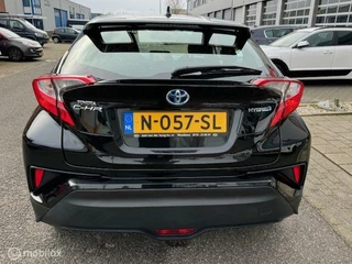 Toyota C-HR Toyota C-HR 1.8 Hybrid Dynamic Automaat Navigatie , Camera achter , Cruise controle , Bluetooth , Hoge instap , Zuinig in brandstof verbruik - afbeelding nr 4