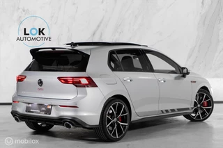 Volkswagen Golf Volkswagen Golf 2.0 TSI GTI Clubsport PANO|CARPLAY|DODEHOEK| - afbeelding nr 2