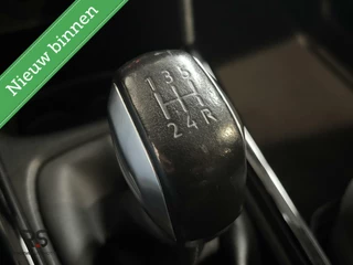 Peugeot 2008 Peugeot 2008 1.2 110 pk Allure | Pano | Clima | Cruise | CarPlay | Stoelverw. | PDC | 16