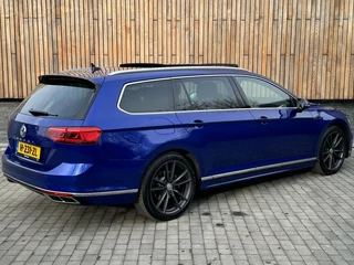 Volkswagen Passat Volkswagen Passat Variant 1.5 TSI R-line Automaat | Panoramadak | Lederen bekleding | Stoelverwarming | LED koplampen | Keyless entry&start | Afneembare trekhaak | Sfeerverlichting | Parkeersensoren voor en achter - afbeelding nr 2