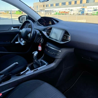 Peugeot 308 Peugeot 308 SW 1.2 2017 | Airco | Navi | Pdc | NW APK - afbeelding nr 6