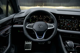 Volkswagen Touareg Volkswagen Touareg R 3.0 TSi eHybrid 4MOTION | Nieuw | Vol opties | Panodak | Dynaudio | Massage | Trekhaak | 22 inch | 5 jaar garantie | - afbeelding nr 8