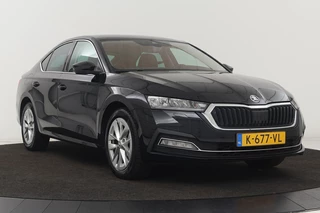 Škoda Octavia Skoda Octavia 1.0 e-TSI Business Edition Plus |  Stoelverwarming | Trekhaak | Adaptive cruise | Carplay | Full LED | Keyless | Sfeerverlichting - afbeelding nr 31