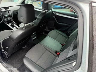 Škoda Octavia Skoda Octavia Combi 1.0 TSI Leer Navi Clima Trekhaak PDC - afbeelding nr 6