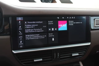 Porsche Cayenne Porsche Cayenne 3.0 E-Hybrid / Trekhaak / 360Camera / Burmester / Sportdesign / Sportchrono / Softclose / 21'' / Luchtvering / Keyless / Stuurverwarming / Matrix LED / DAB - afbeelding nr 22