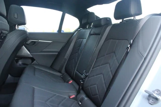 BMW 5 Serie BMW 5-serie 530e M-SPORT PRO 300PK (nieuw model) | PANORAMA DAK | M-SPORT PAKKET | M-SPORT AERODYNAMICA |  M-SPORT NAPPALEDEREN STUURWIEL MET SPORTBOOST FUNCTIE | BMW SHADOWLINE ADAPTIEVE LED KOPLAMPEN | ELEKTRISCH BEDIENBARE ACHTERKLEP |  BMW INDIVIDIUAL HIGH GLOSS EXTERIEUR RAAMLIJST AFWERKING | BMW LIVE COCKPIT PROFESSIONAL | ELEKTRISCH VERSTELBARE VOORSTOELEN MET VENTILATIE / VERWARMING EN GEHEUGEN OP DE BESTUURDERSSTOEL |  ACHTERBANKVERWARMING | 4-ZONE CLIMATE CONTROL | DONKER GETINTE ACHTERRUITEN | DONKERE HEMELBEKLEDING | DRIVE ASSISTANT | HARMAN KARDON Hi-Fi GELUIDSSYSTEEM| DRAARLOZE TELEFOONLADER | DRAADLOOOS APPLE CARPLAY / ANDROID AUTO | KLASSE 3 ALARM | COMFORT ACCESS | 20