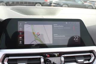 BMW M4 BMW M4 4-serie Cabrio xDrive Competition / Camera / Head-up / Carbon / Nekverwarming / H&K / Keyless / Stuurverwarming / ACC / DAB / Dodehoek / Windscherm - afbeelding nr 21