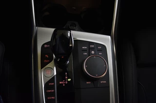 BMW 3 Serie LEDER/NAVI/CARPLAY - afbeelding nr 21