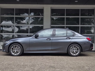 BMW 3 Serie BMW 3-serie 320i Executive Edition SPORT LINE | SPORTSTOELEN | STOELVERWARMING | - afbeelding nr 2