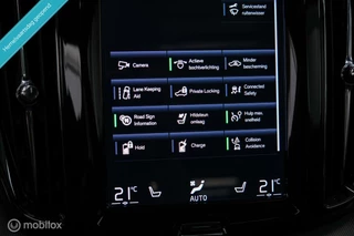 Volvo XC60 Volvo XC60 2.0 Recharge T8 AWD R-Design 390 pk | Trekhaak | Schuifdak | Dealer onderhouden | Camera | DAB | Stoel + stuurwiel verwarming | rijklaar incl garantie | - afbeelding nr 32