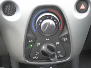 Toyota Aygo Toyota Aygo 1.0 VVT-i x-play 28.000 km! Parkeersensors - afbeelding nr 23