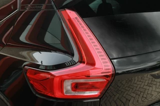 Volvo XC40 Volvo XC40 T4 Recharge R-Design | Parkeercamera | Stoelverwarming | Leder | Trekhaak | Glossy Black | Keyless - afbeelding nr 12