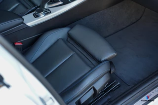 BMW 1 Serie BMW 1-serie M140i LCI2 | Schuifdak | Navi Pro | 719M | M Sport onderstel | Zaero diffuser | Alpinweiss - afbeelding nr 34