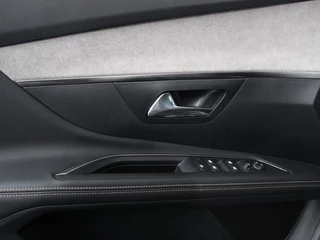 Peugeot 5008 Peugeot 5008 1.2 PureTech GT Black Pack 7p Climate control Adaptive cruise control Achteruitrijd camera Verwarmde voorstoelen Keyless Navigatie LED Apple Carplay/ Android Auto - afbeelding nr 21