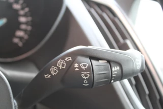 Ford C-MAX Ford C-Max 1.0 Titanium | Trekhaak | Navigatie | Climate control - afbeelding nr 15