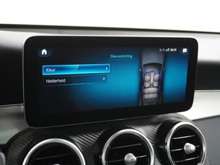 Mercedes-Benz GLC Mercedes-Benz GLC 300e AMG // Panoramadak // Burmester // 360 Camera // Keyless // Carbon // Sfeerverlichting // Carplay - afbeelding nr 33