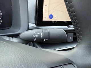 Toyota C-HR Toyota C-HR 2.0 Hybrid 200 Team D | CarPlay | ACC | Camera | LED | Dodehoek | Keyless | 18 inch - afbeelding nr 18