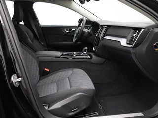 Volvo V60 Volvo V60 T6 PLUG-IN HYBRID ESSENTIAL EDITION 18INCH STOELVERWARMING V+A G - afbeelding nr 36