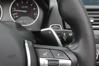 BMW 2 Serie BMW 2 Serie Cabrio M240i xDrive High Exe. M Sport / Camera / Leder / Harman Kardon / 18'' / Keyless / Navigatie / Stuurverwarming / DAB / Windscherm / Stoelverwarming / Cruise Control - afbeelding nr 34