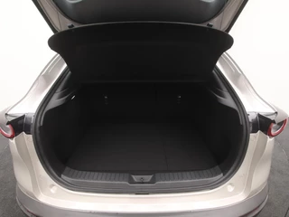 Mazda CX-30 Mazda CX-30 2.0 e-SkyActiv-G Exclusive-line automaat met Black Comfort Pack : dealer onderhouden - afbeelding nr 16