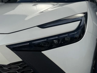 Toyota C-HR Dodenhoekdetectie, Navigatie, Parkeersensoren V + A , All-in Rijklaarprijs - afbeelding nr 13