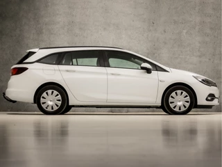 Opel Astra (APPLE CARPLAY, NAVIGATIE, PARKEERSENSOREN, SPORTSTOELEN, CRUISE, NIEUWE APK, TREKHAAK, NIEUWE APK, NIEUWSTAAT) - afbeelding nr 4