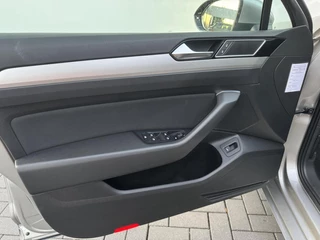Volkswagen Passat Volkswagen Passat Variant 1.6 TDI Highline PANO DSG trekhaak - afbeelding nr 37