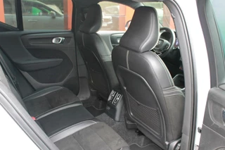 Volvo XC40 Volvo XC40 T5 Recharge R-Design | Stoelverwarming | Parkeercamera  | Glossy Black | Keyless - afbeelding nr 19