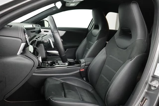 Mercedes-Benz A-Klasse Mercedes-Benz A-klasse 250e AMG Night | Carplay | Stoelverwarming |  Camera | Sfeerverlichting | Navigatie | Widescreen | Park Assist | Leder/Alcantara - afbeelding nr 5